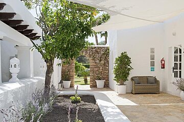 Can Parramatta Hotel, Santa Eulalia garden