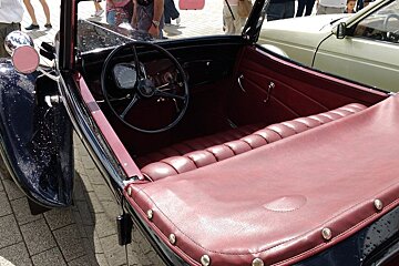 classic cars in 2 alpes Vintage Car Show