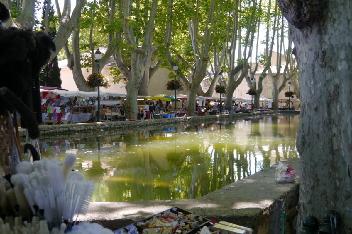 Cucuron Market