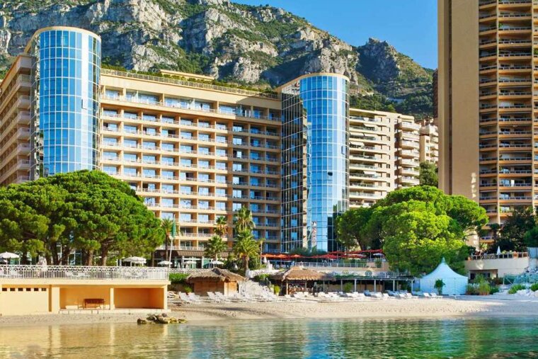 Le Meridien Beach Plaza exterior