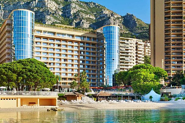 Le Meridien Beach Plaza exterior