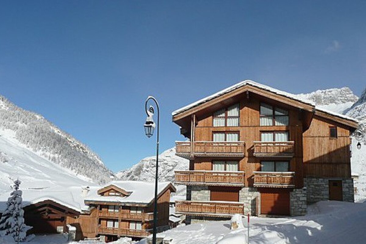 Les Chalets du Jardin Alpin Residence, 3 bedroom, Val d'Isere - Centre exterior