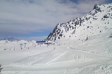 lots of snow cover in les arcs