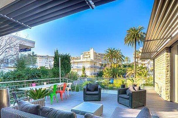 Boulevard de la Croisette Villa, Cannes terrace