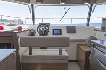Fountaine Pajot 11m Motor Yacht, Palma de Mallorca helm