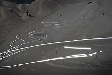 head torches on the piste in La Plagne