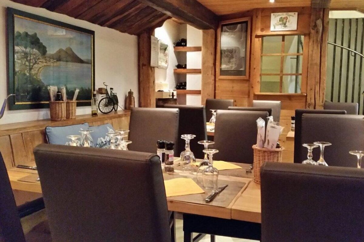 Neapolis Restaurant, Chamonix - Centre interior