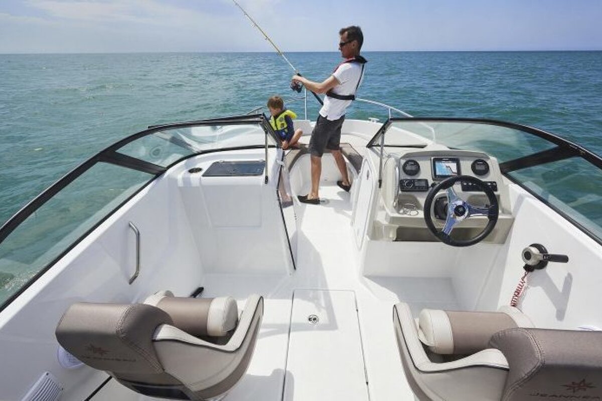 7 Person Motor Boat, Golfe Juan cockpit