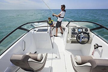 7 Person Motor Boat, Golfe Juan cockpit