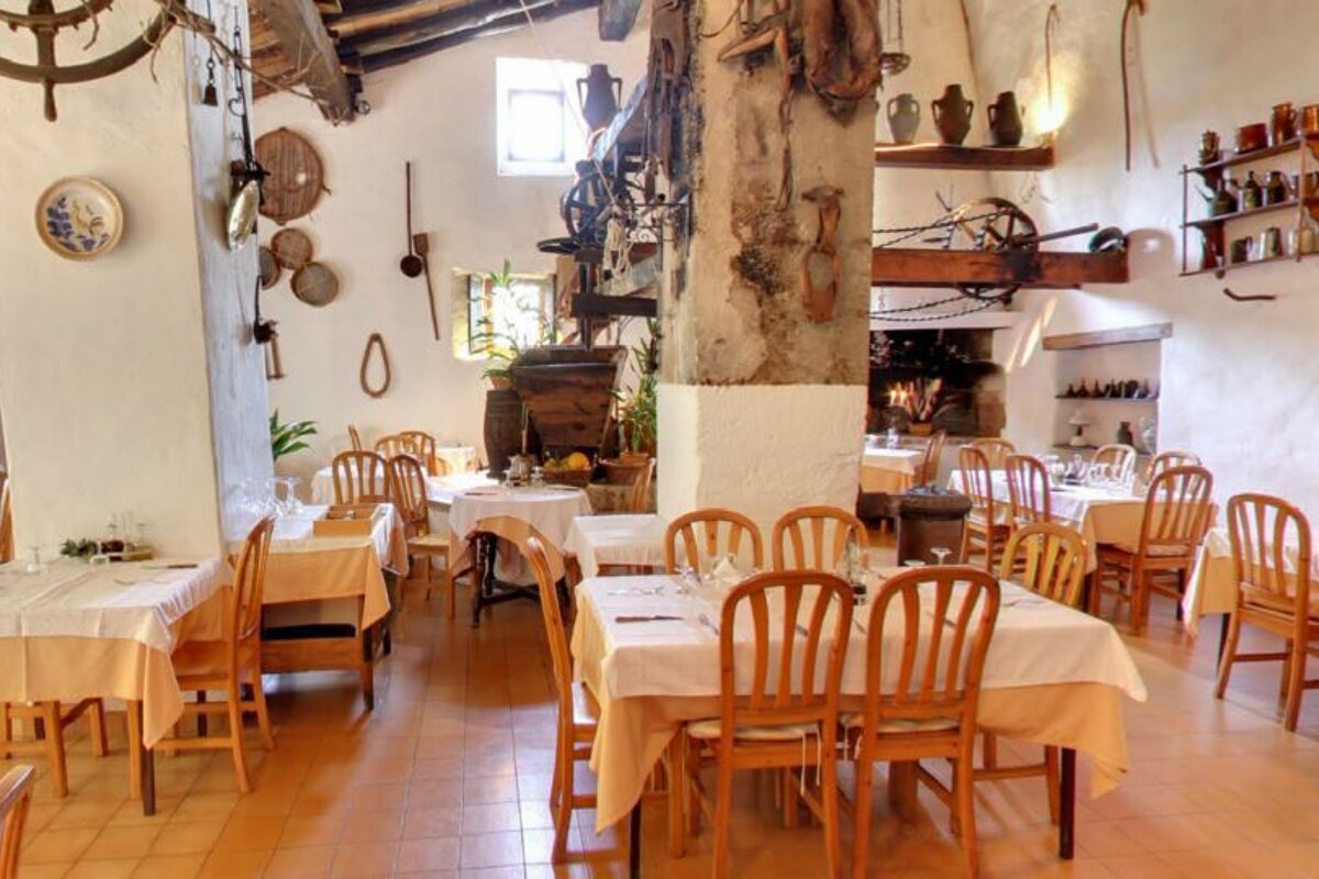 Ca'n Costa Restaurant, Valldemossa interior