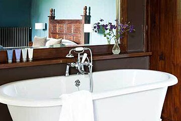 Chateau Rigaud Hotel, East Bordeaux bathroom