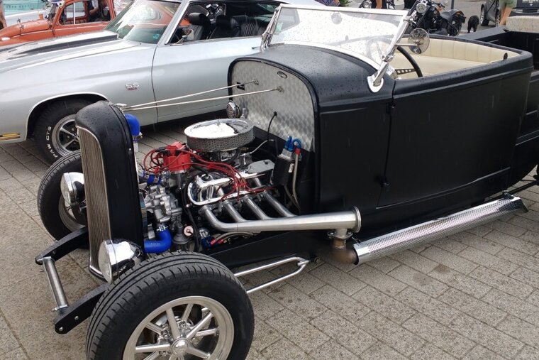 classic cars in 2 alpes Vintage Car Show