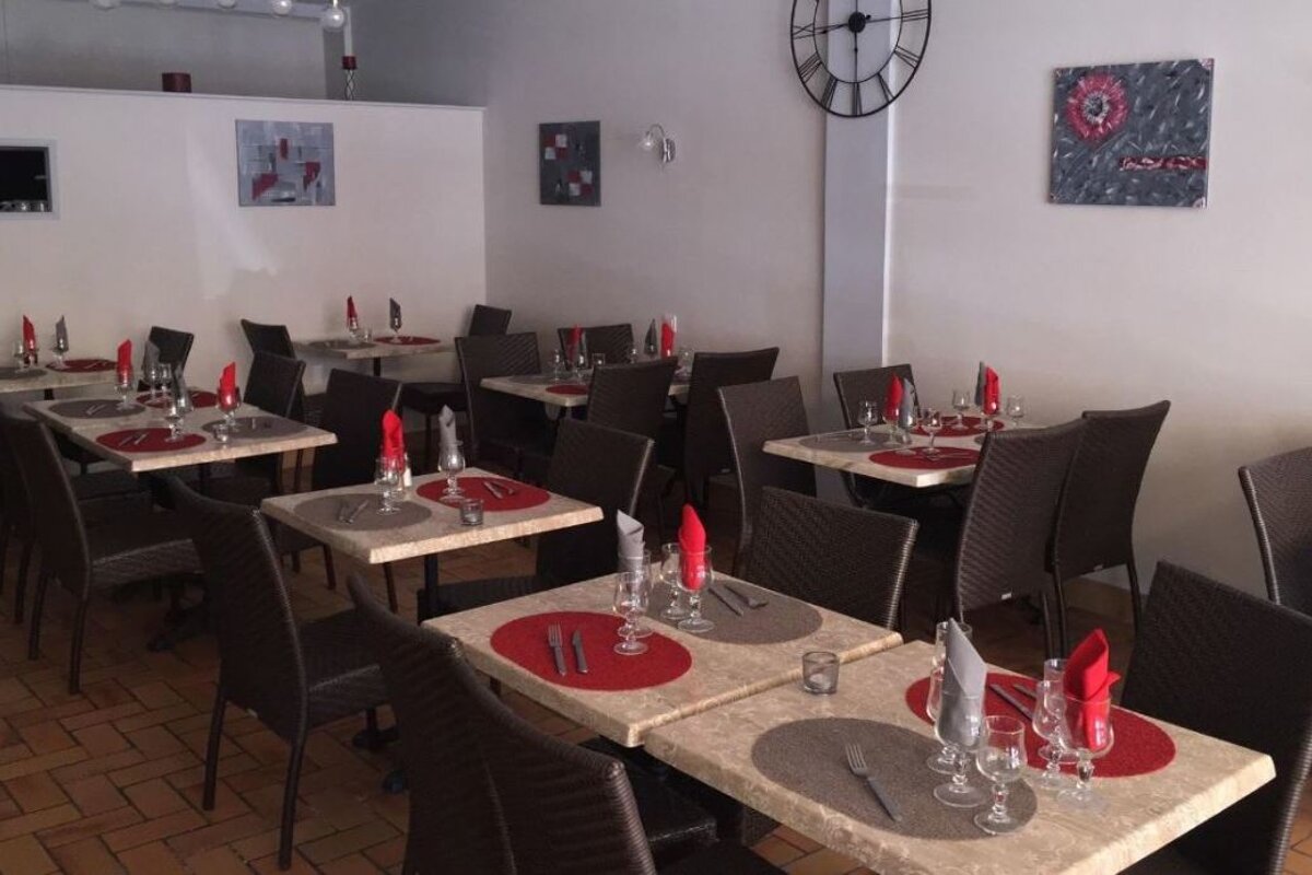 L'Abri du Ventoux Restaurant, Malaucene interior