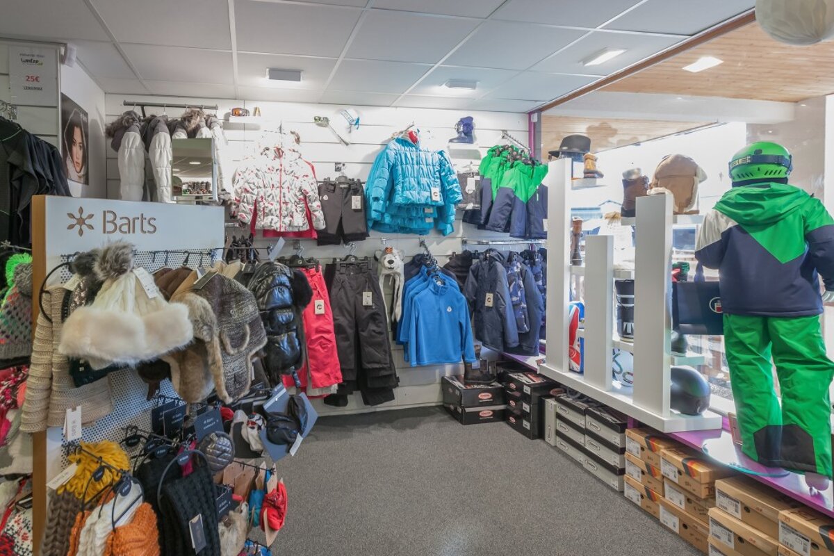 Skimium - Altitude Sports Eclose Ski Hire, Alpe d'Huez shop interior