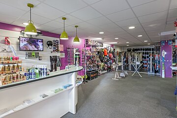 Skimium - Altitude Sports Eclose Ski Hire, Alpe d'Huez shop interior