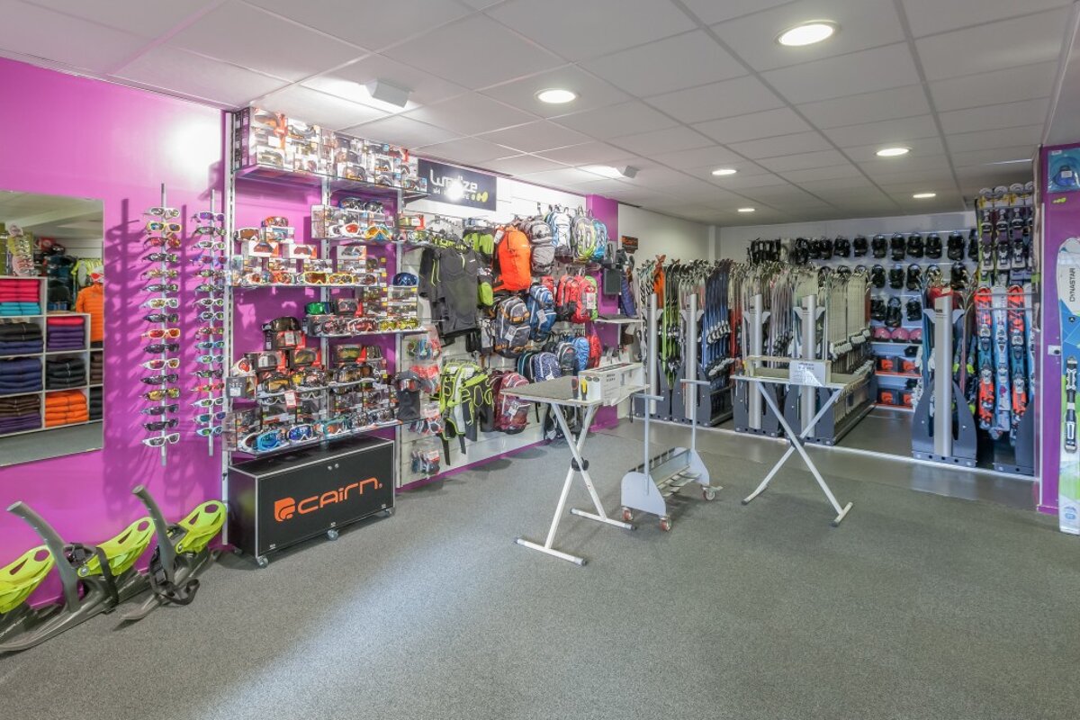 Skimium - Altitude Sports Eclose Ski Hire, Alpe d'Huez shop interior