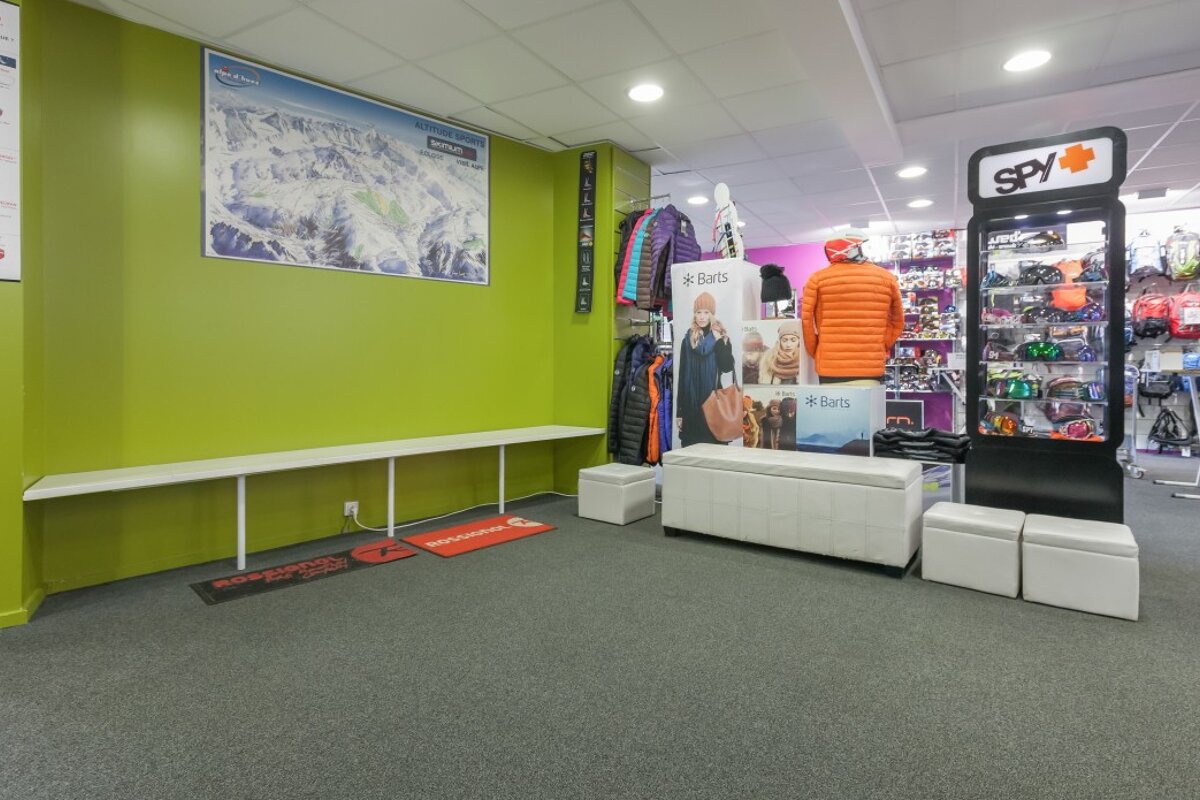Skimium - Altitude Sports Eclose Ski Hire, Alpe d'Huez shop interior