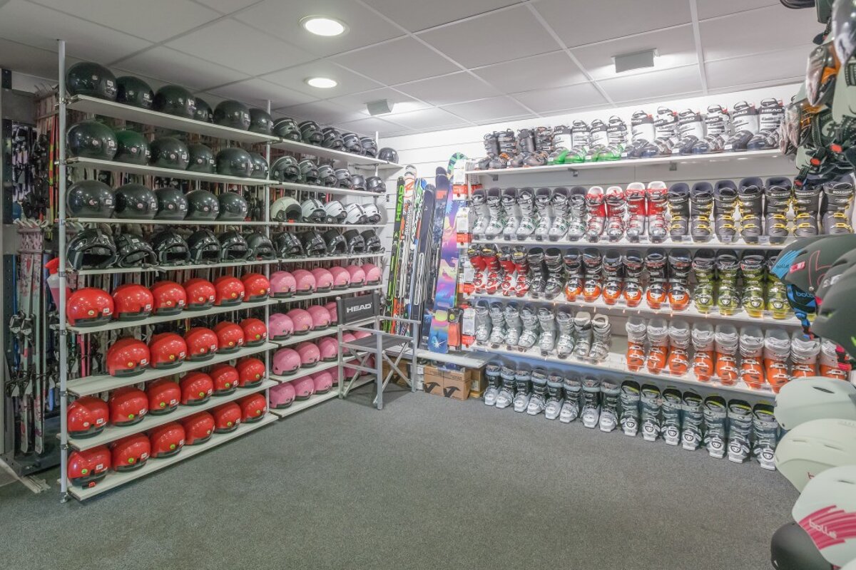 Skimium - Altitude Sports Eclose Ski Hire, Alpe d'Huez shop interior