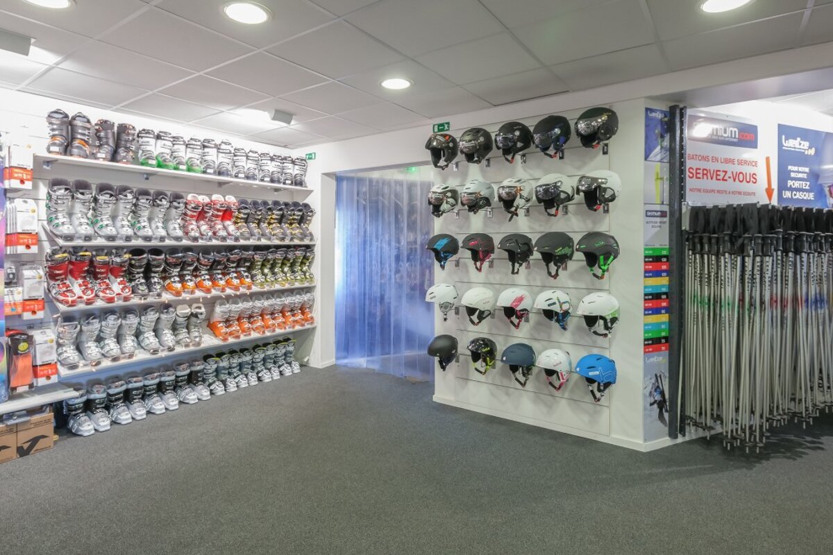 Skimium - Altitude Sports Eclose Ski Hire, Alpe d'Huez shop interior