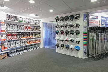 Skimium - Altitude Sports Eclose Ski Hire, Alpe d'Huez shop interior