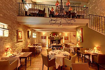 Auberge de la Reine Jeanne Hotel, Saint Remy de Provence hotel restaurant