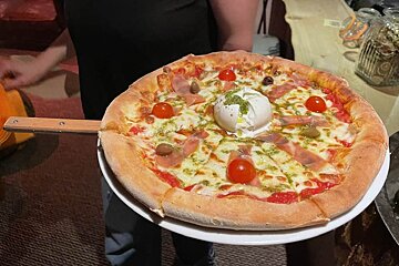 Bowling Arc 1800 food