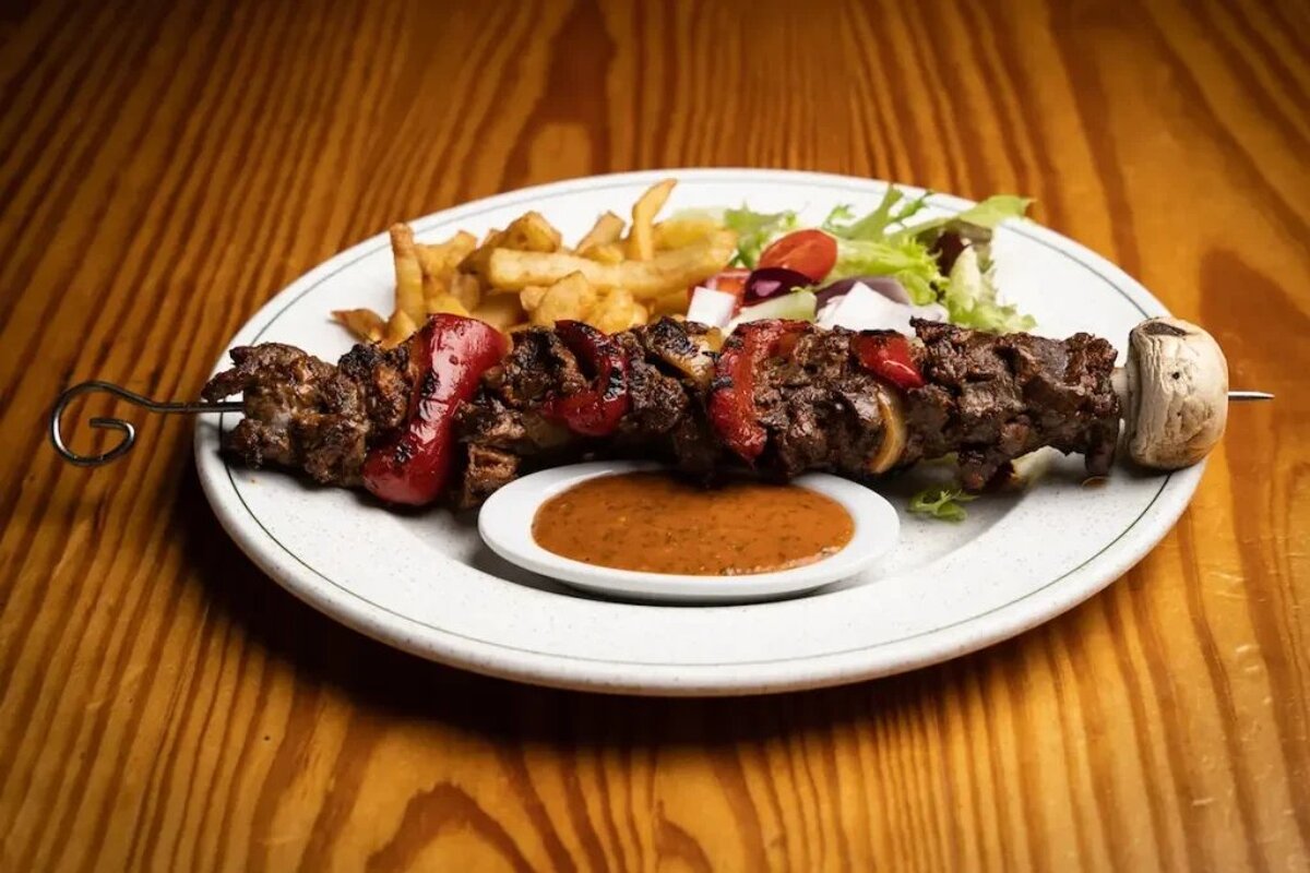 Brochette dish at the Meson Ca'n Pedro Restaurant