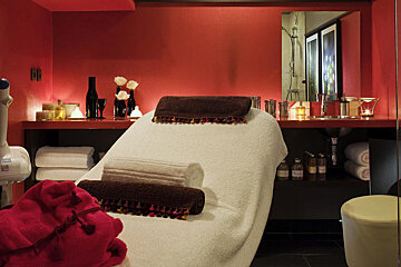 Le Morgane Deep Nature Spa, Chamonix treatment room
