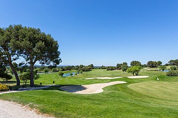 Provence Country Club Studio Apartment, Luberon course