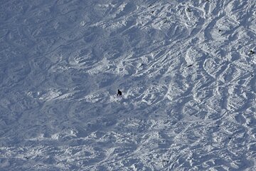 lots of tracks off piste