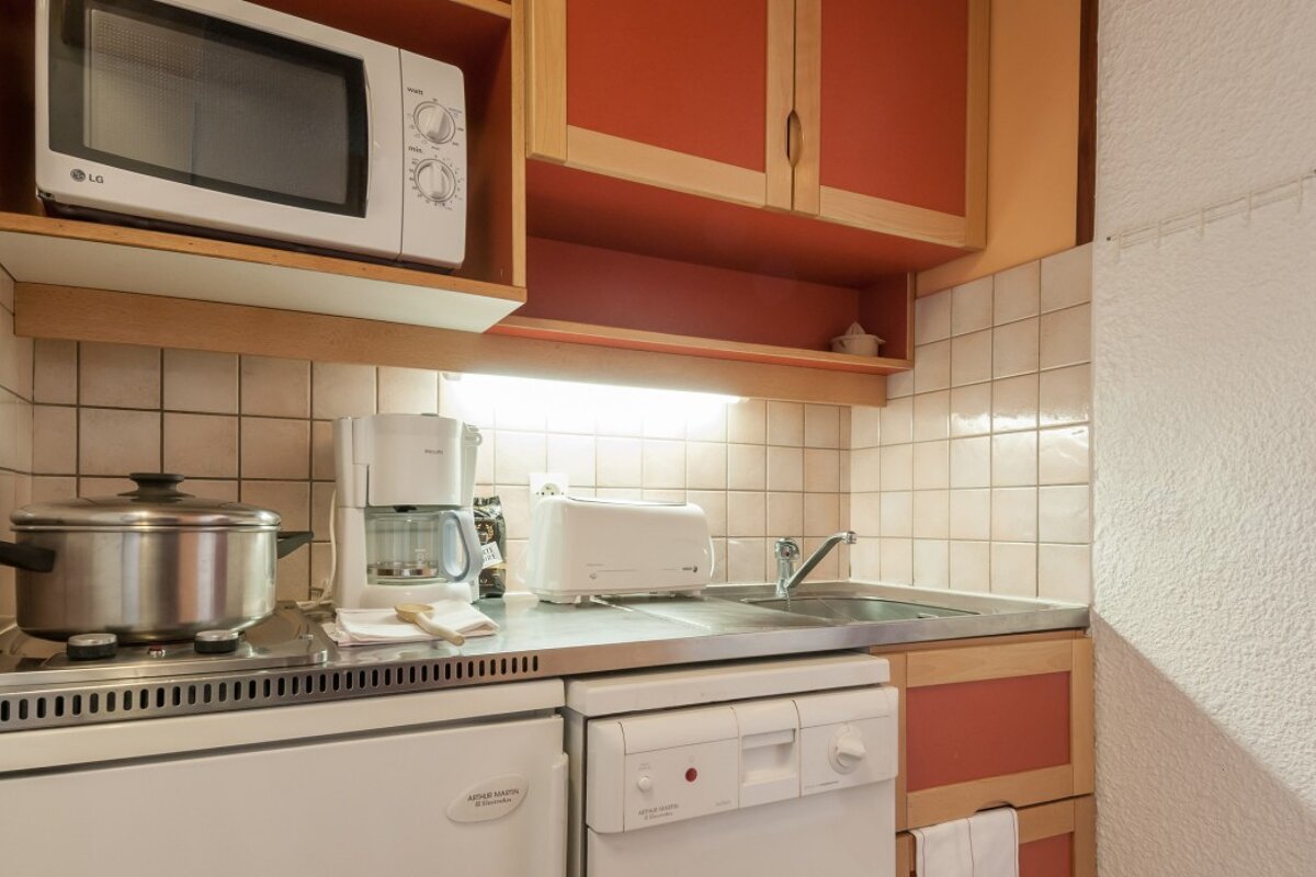 Studios - Residences Les Bleuets, Meribel kitchen