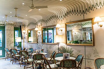 Interior of Cappucino Grand Cafe Borne