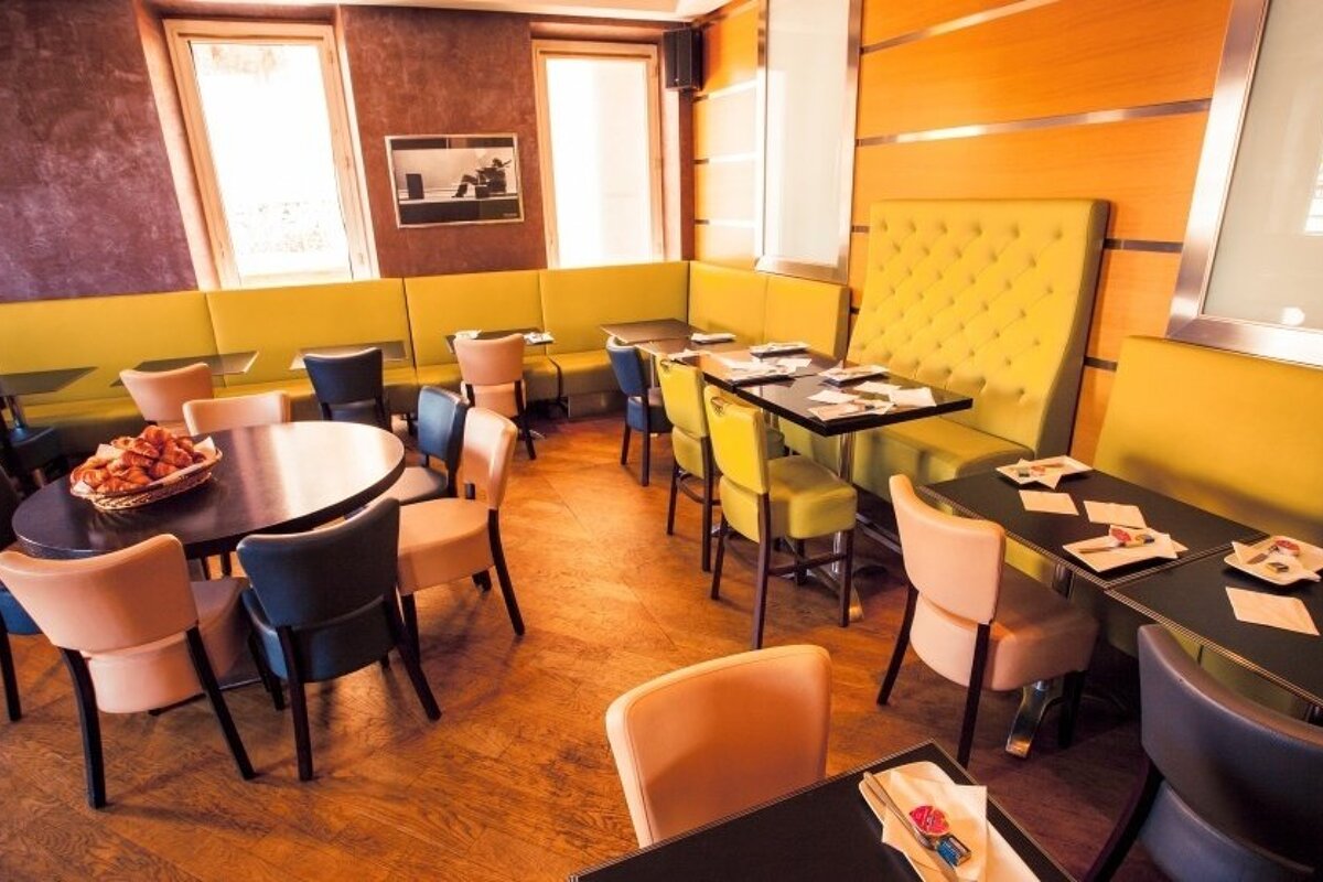 Caffe Roma interior