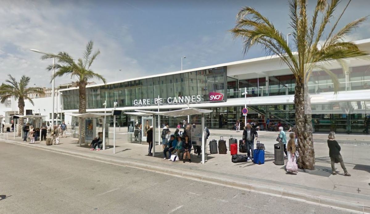 Trains in Cannes