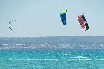3 kite surfers in Mallorca