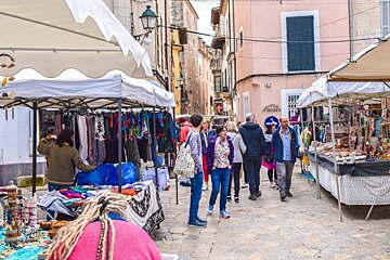 Pollenca Market