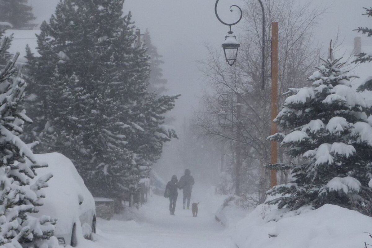 snow clouds in val d'isere
