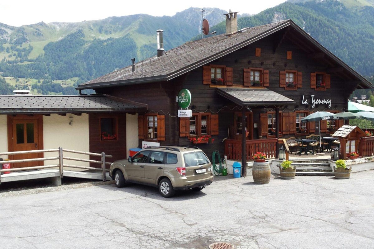 Auberge de la Tzoumaz exterior