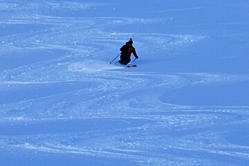 Challenging skiing in Val d'Isere