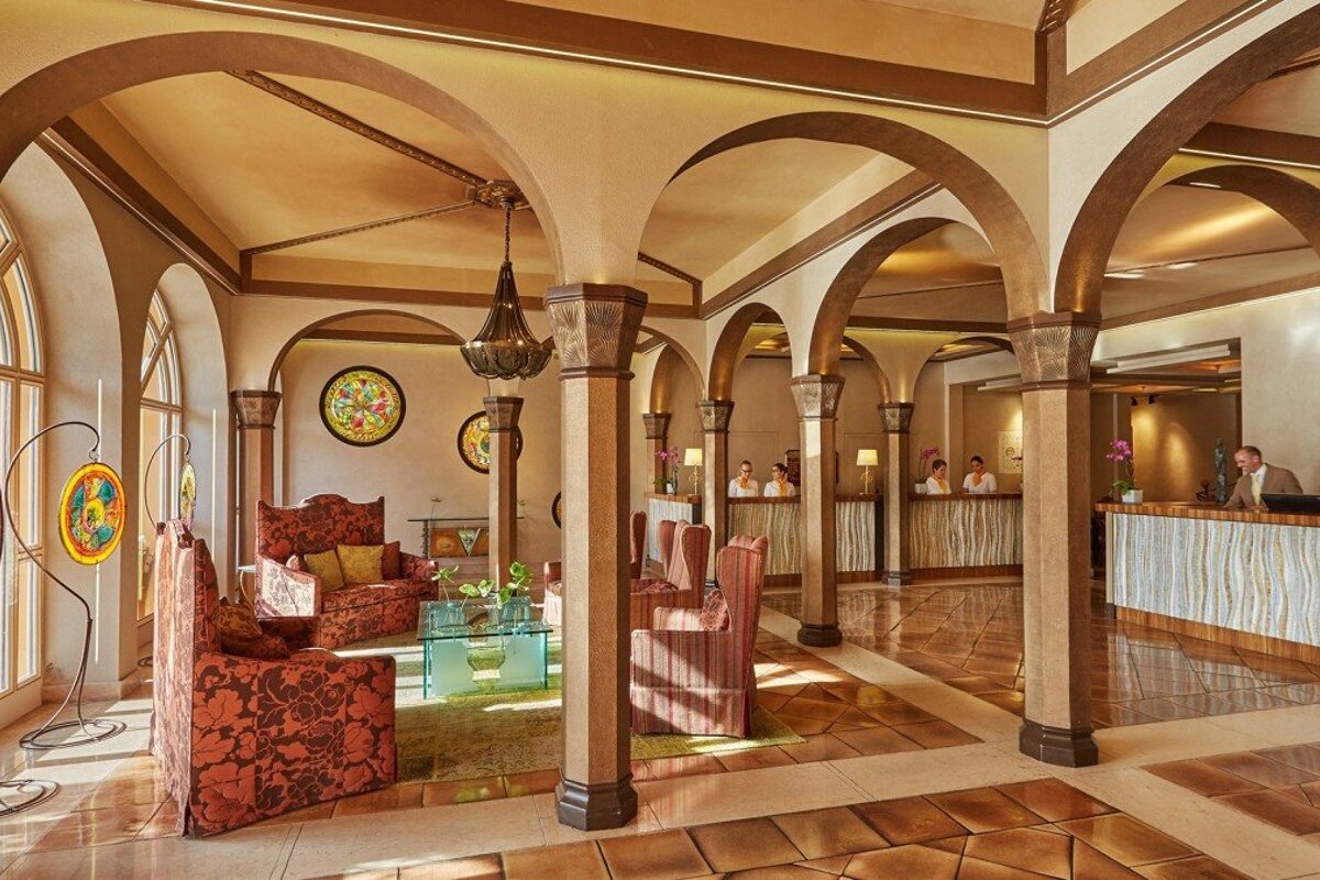 Chateau de la Messardiere Spa Hotel, Saint Tropez lobby