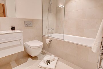 North Star Chalet, Morzine bathroom