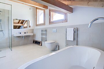 North Star Chalet, Morzine bathroom