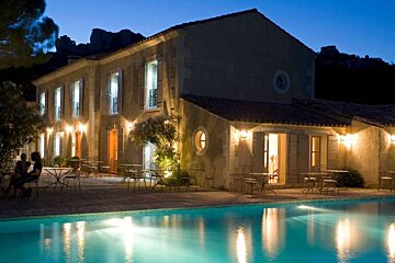 Benvengudo Hotel, Les Baux de Provence outdoor swimming pool