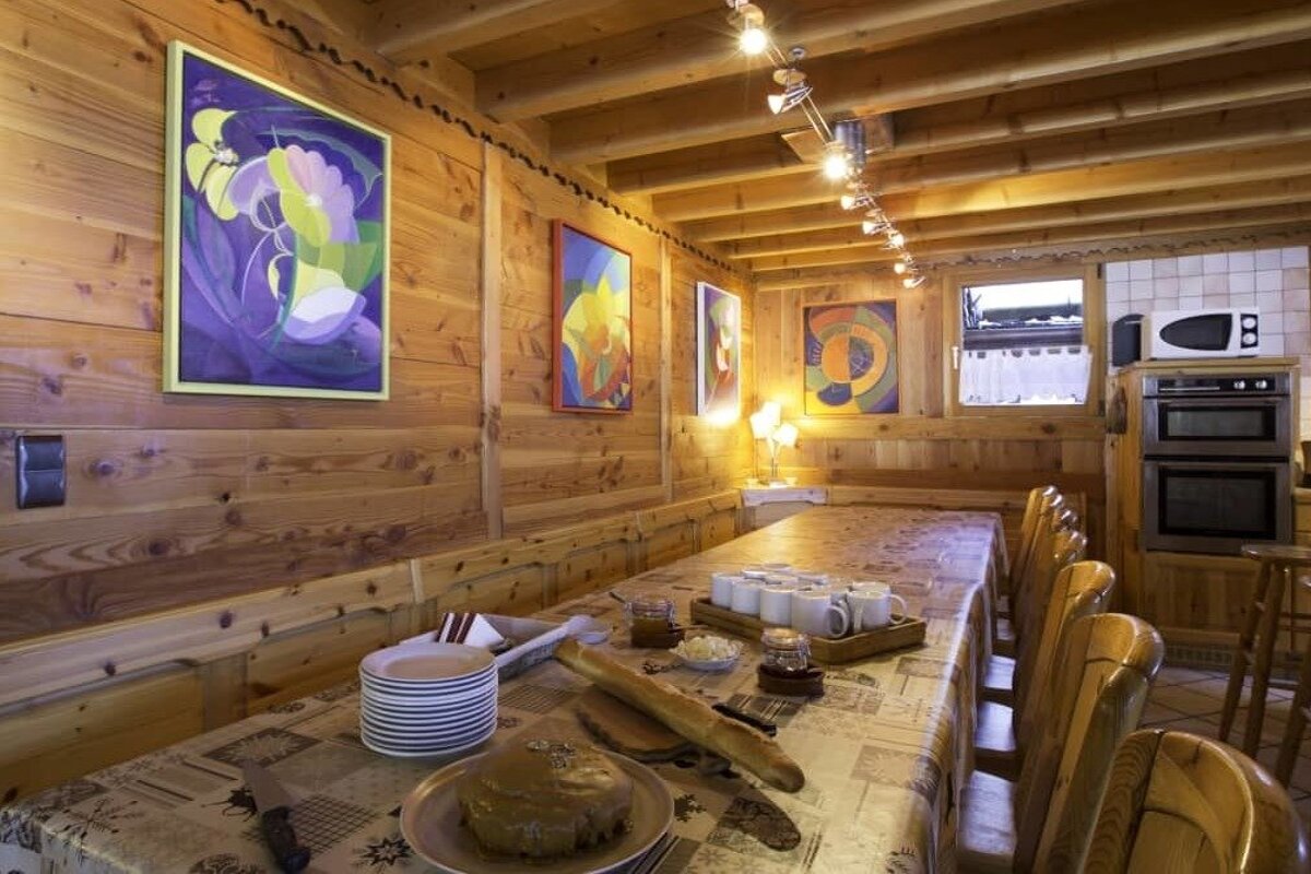 Beriozka Chalet, La Tania dining area