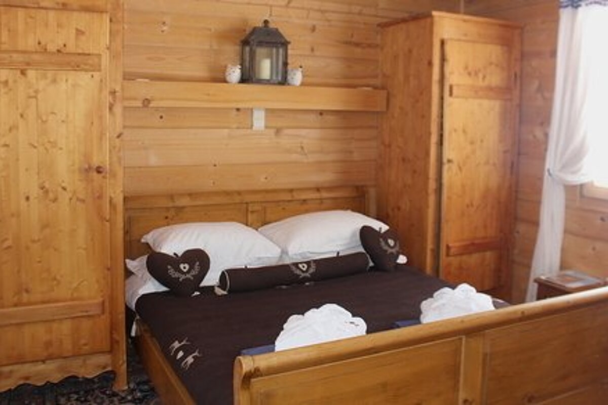 Le Plan des Rochers Chalet, near Avoriaz double room