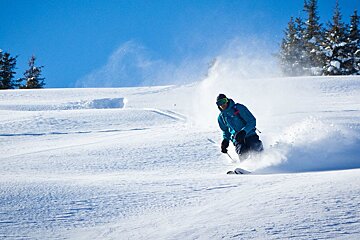 powder skiing in Chamonix