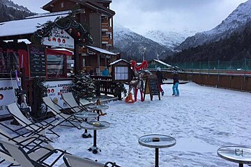 the front of a restaurant in meribel
