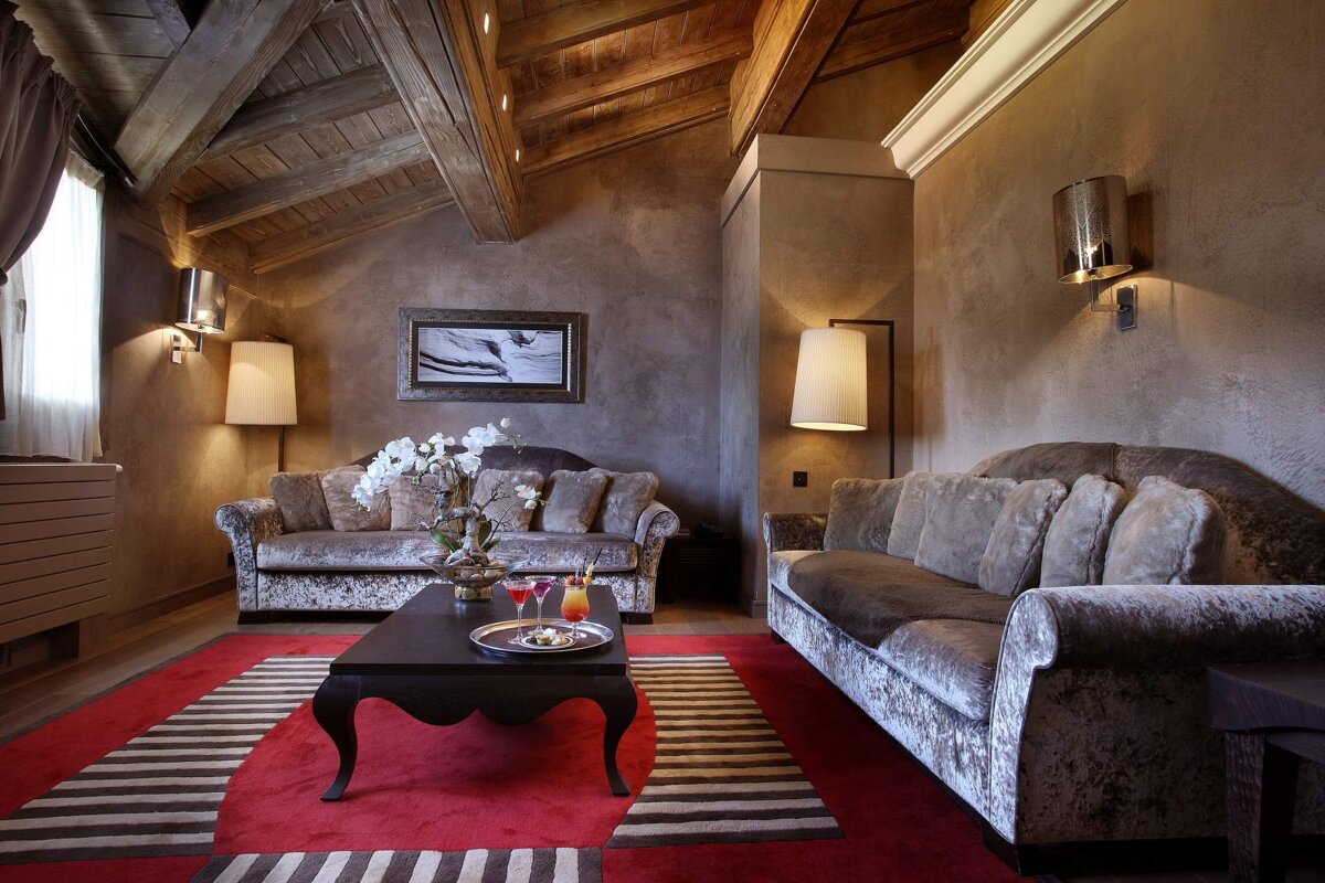 A living room with two couches and a coffee table