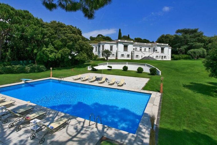 1920s Villa, Antibes exterior