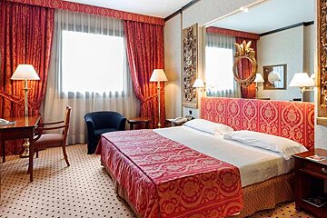 Melia Milano Hotel, Milan - Centre double bedroom